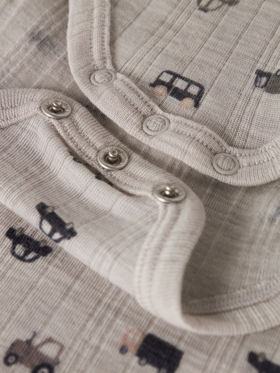 model_shot-front_full